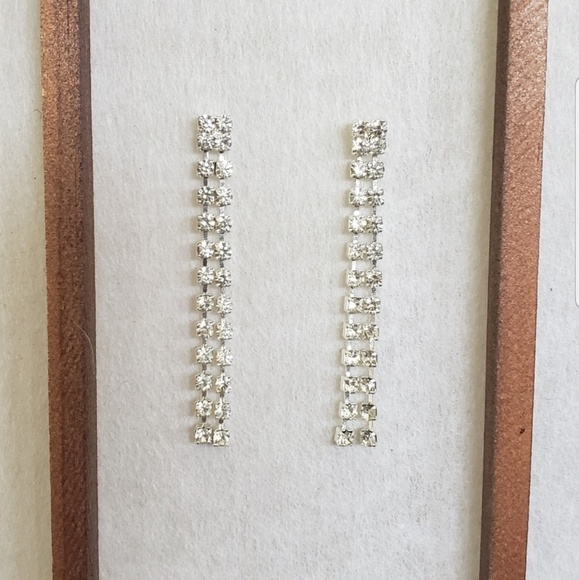 Avon Jewelry - Irresistibly Sexy Tease Dangling Earrings